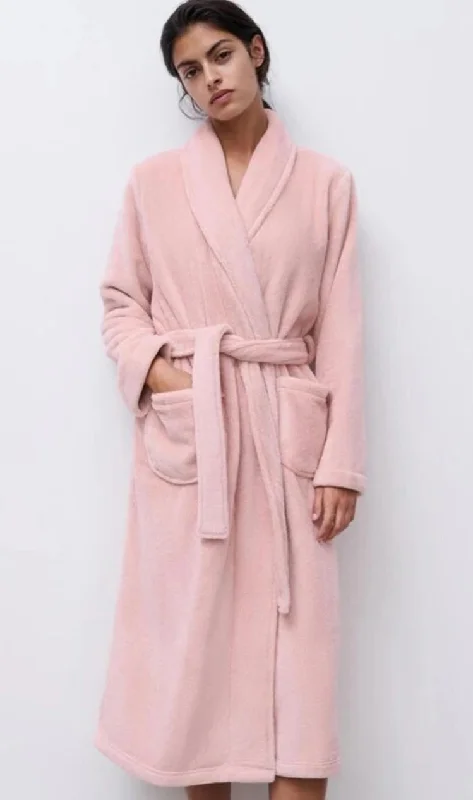 women's pajamas for those who seek ultimate relaxationCHANTELLE FEMILET ROBE- PINK