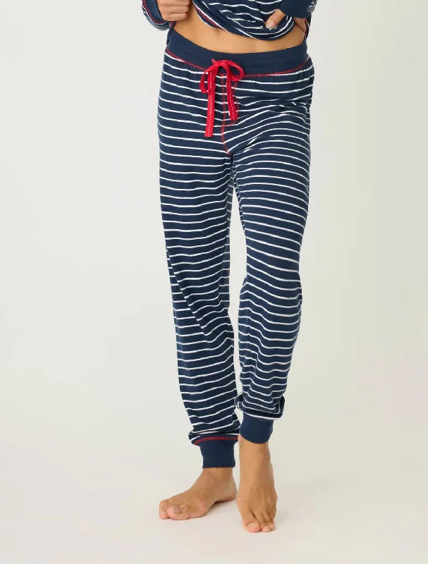 women's pajamas for gift-givingSnowflake Kisses Jammie Pants