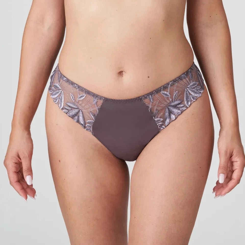 lightweight cotton briefs with a soft and stretchable fabric for everyday comfortPrimaDonna Orlando Thong In Eyeshadow