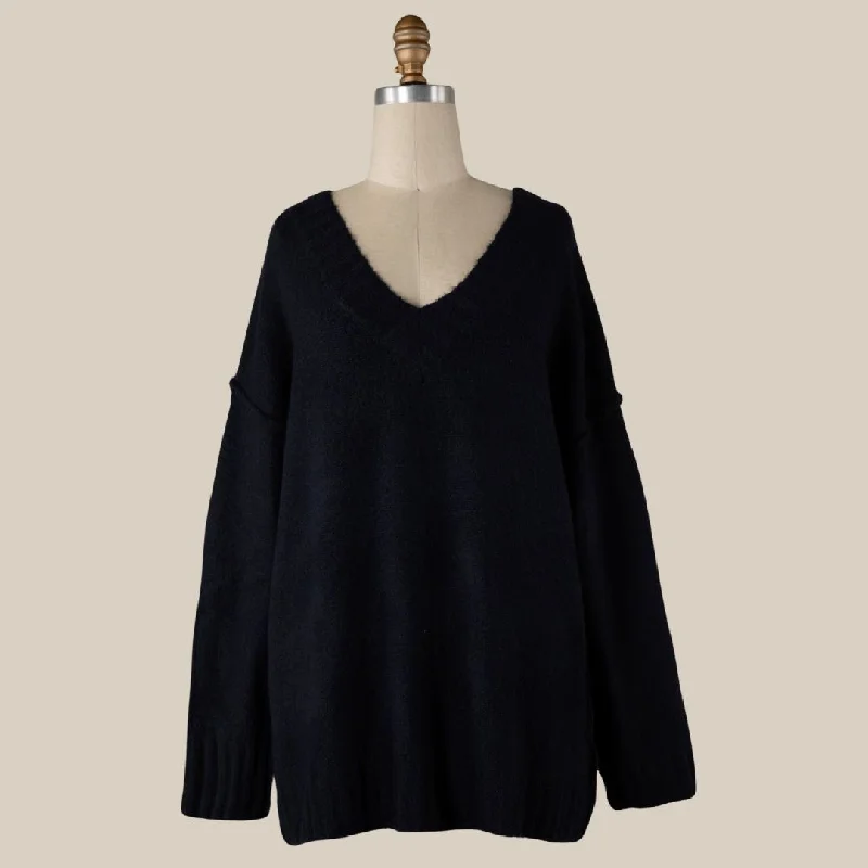 Women's Albanian Wool SweatersLong Sleeve V-Neck Fluffy Sweater Top (Navy)