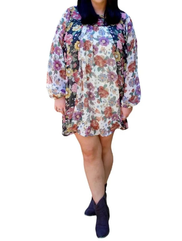 Women's Short-Sleeve DressesFace In The Crowd Floral Dress In Multi Color