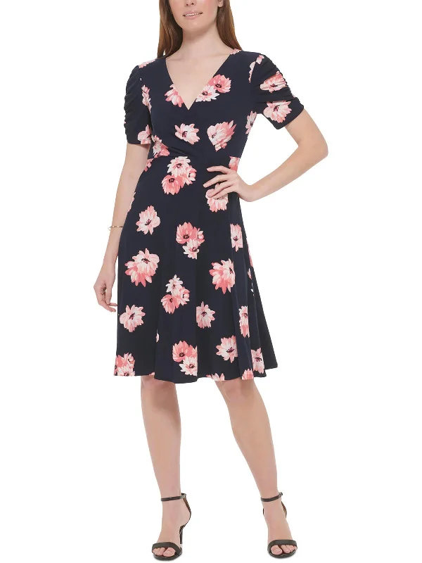 Women's Sheath DressesWomens Floral Print Polyester Fit & Flare Dress