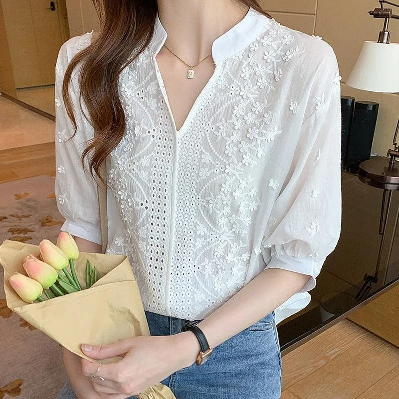 Women's Blouse with Short SleevesEmbroidered White Blouse