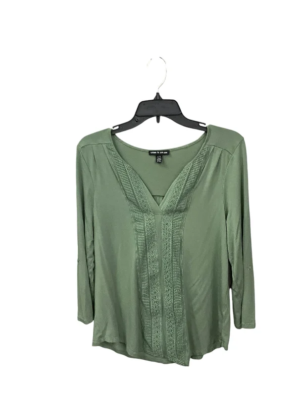 Women's Blouse with Rounded CollarTop 3/4 Sleeve By Cable And Gauge In Green, Size: L